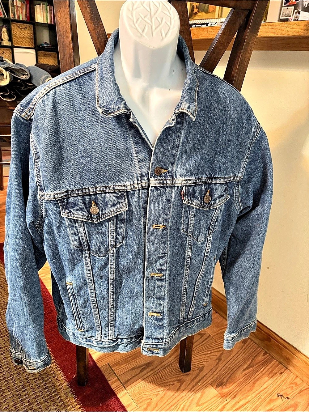 Levi's 70507 Denim Trucker Jacket Blue Large Made in the USA Vintage